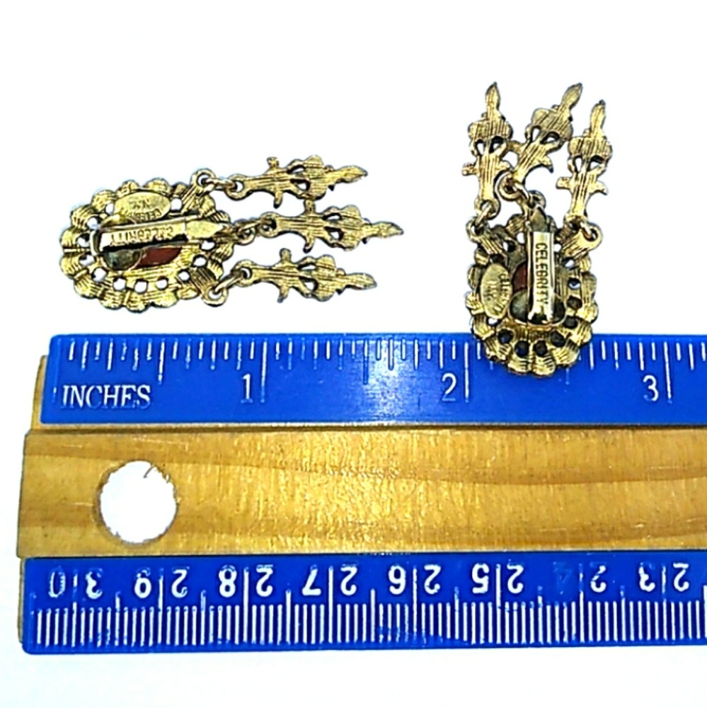 Mid-Century CELEBRITY Antiqued Gold Molded Cameo Clip On Dangle Earrings VINTAGE - Picture 6 of 8